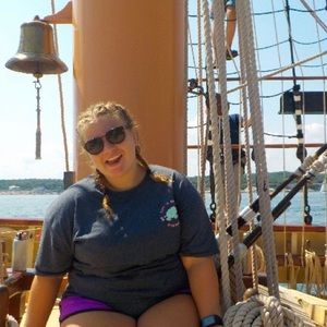 Meet your Posher, Lauren